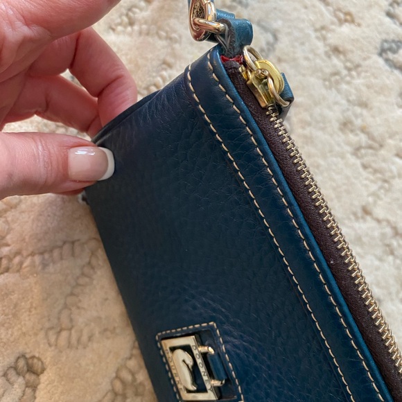 Dooney & Bourke wristlet - Picture 6 of 7
